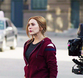  Elizabeth Olsen in Marvel Studios Assembled: The Making of WandaVision