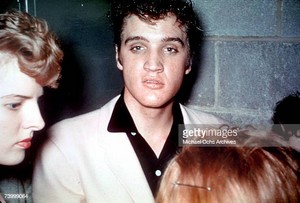  Elvis Backstage