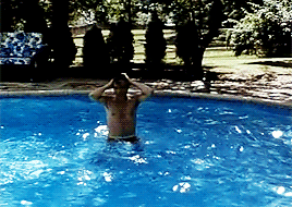  Elvis Swimming In The Pool