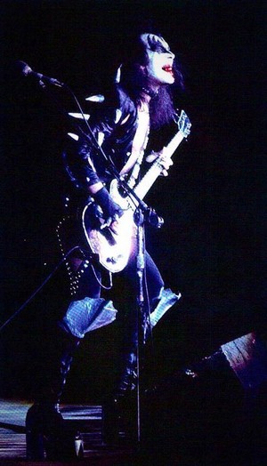  Gene ~Tulsa, Oklahoma...March 8, 1976 (Alive Tour)