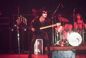  Gene and Peter ~Columbus, Ohio...April 30, 1975 (Dressed to Kill Tour)