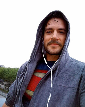  Henry Cavill: "Fly your colours today brothers and sisters. Its National Superhero day!"