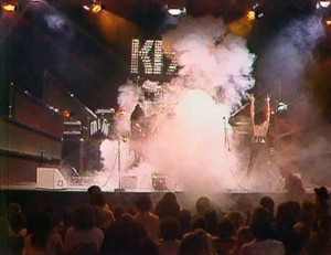  吻乐队（Kiss） ~Burbank, California...April 1, 1975 (Midnight Special)