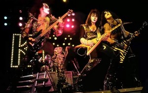 baciare ~Houston, Texas...March 10, 1983 (Creatures of the Night Tour)