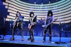  吻乐队（Kiss） ~Houston, Texas...March 15, 2011 (The Hottest 显示 on Earth Tour)
