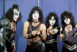  Kiss ~Los Angeles, California...March 27, 1983 (Creatures of the Night Tour)