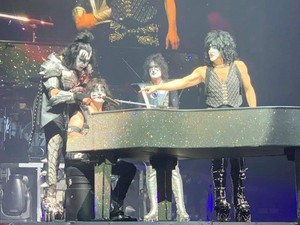  Kiss ~Moline, Illnois...march 10, 2019 (End of the Road Tour)