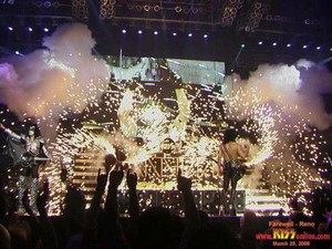  吻乐队（Kiss） ~Reno, Nevada...March 25, 2000 (Farewell Tour)