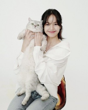 Lisa with her cats