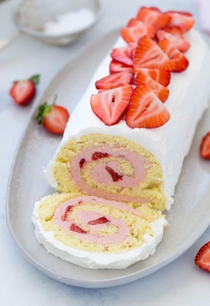  स्ट्रॉबेरी, स्ट्राबेरी Swiss Roll Cakes