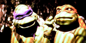  TEENAGE MUTANT NINJA TURTLES. 1990. Donatello. Michelangelo.