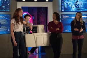  The Flash || 7.06 || The One With The Nineties || Promotional foto's