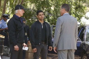  15x03 "Exit Strategy"