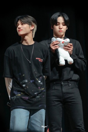  Ateez Fansign