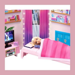 Barbie: Big City, Big Dreams - Dorm Room Playset