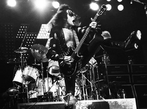  Gene ~Amsterdam, Netherlands...May 23, 1976 (Spirit of 76/Destroyer Tour)