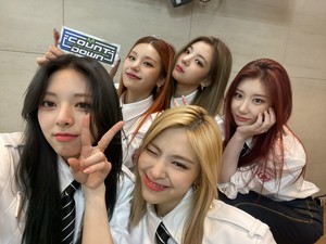  ITZY on MCountdown