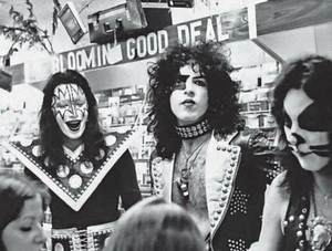  キッス ~Schaumburg, Illinois...June 8, 1974 (Kiss Contest Promotion - Woodfield Shopping Center)