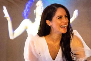  Meghan ~ Visit to the National Theatre (2020)