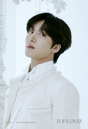  SF9 find themselves in a pure white paradise in 'Turn Over' concept 画像