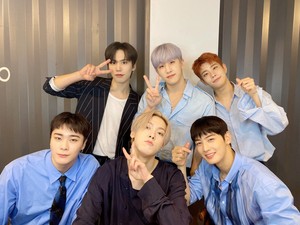 ASTRO - Video call Fan signing Event
