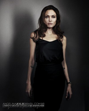  Angelina (2012)