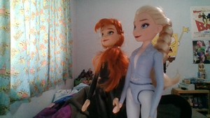 Anna and Elsa agree that you're an extra special friend