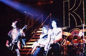 KISS ~Fort Worth, Texas...September 5, 1977 (Love Gun Tour) 
