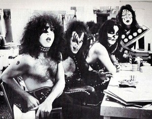  吻乐队（Kiss） ~Toronto, Ontario, Canada...September 14, 1974 (Victory Theatre - 吻乐队（Kiss） Tour)