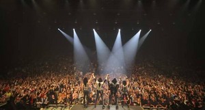  吻乐队（Kiss） ~Windsor, Ontario, Canada...July 27, 2011 (Hottest 显示 on Earth Tour)