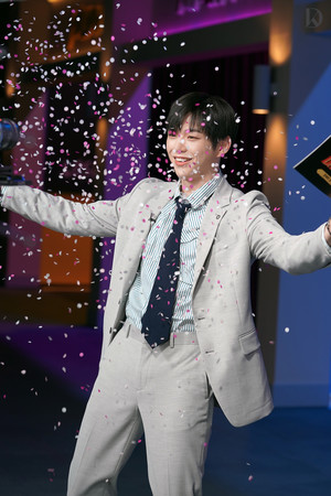 Kang Daniel Solo Debut 2nd anniversary VR Fan Meeting Behind