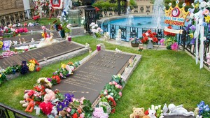  Presley Family Gravesite Graceland