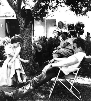  Rebel Without a Cause - Behind the Scenes - Natalie Wood and James Dean