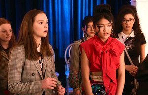  The Baby-Sitters Club - Season 2 Still - Mallory, Kristy, Dawn, Claudia and Mary Anne