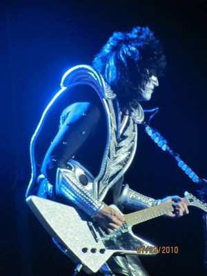 Tommy ~Cheyenne, Wyoming...July 23, 2010 (Hottest 表示する On Earth Tour)