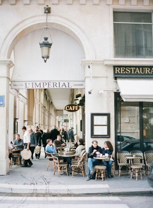  Paris Café