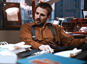  Chris Evans as Mike Weiss in Puncture || 2011