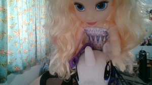 Elsa Took A пони Ride To Come See Ты