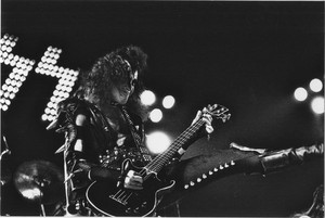 Gene ~Flint, Michigan...November 17, 1975 (Alive Tour)