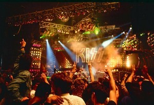  KISS (NYC) November 9, 1990 (Hot in the Shade Tour)