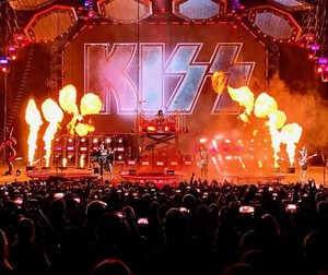  吻乐队（Kiss） ~Tinley Park, Illinois...October 16, 2021 (End of the Road Tour)