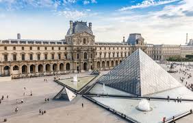  Musée du Louvre