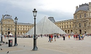  Musée du Louvre