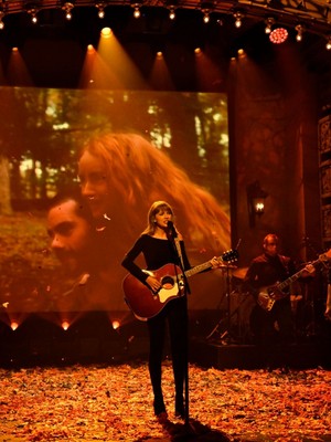 Taylor Swift - Saturday Night Live (Nov 13, 2021)