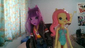  Twilight and Fluttershy think you're a great friend