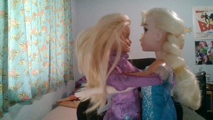  u Are Invited To Elsa And Barbie's Friendship Dance