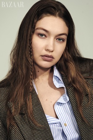  Gigi ~ Harper's Bazaar (2021)