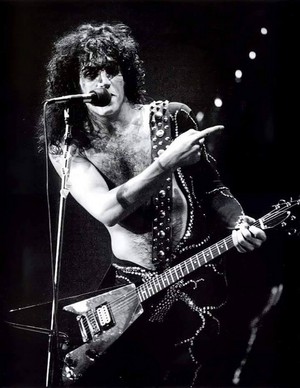  Paul ~Philadelphia, Pennsylvania...December 21, 1976 (Rock and Roll Over Tour)