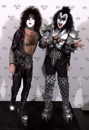  Paul Stanley and Gene Simmons | 29th Annual American música Awards mostrar | January 9, 2002