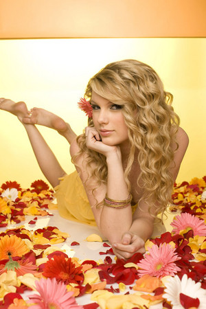  Taylor ~ USA Weekend Magazine (2008)